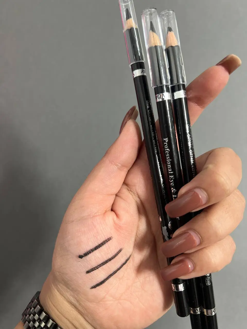 مداد چشم مشکی vday